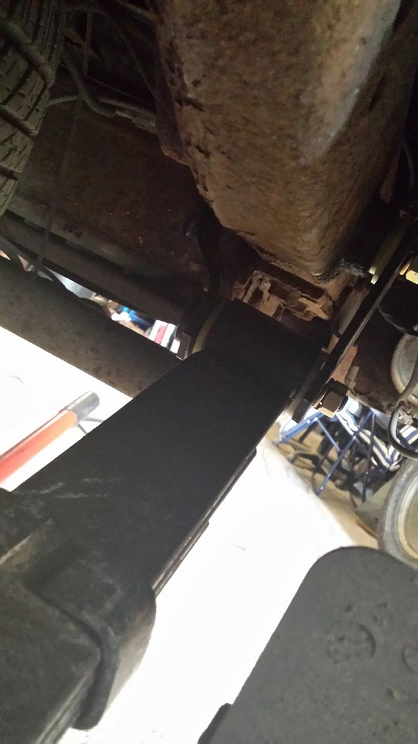 How to change rear leaf springs
